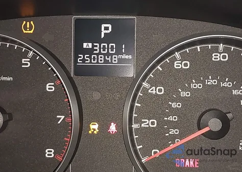 2013 Subaru Legacy 2.5I Premium из США, поврежденный, VIN 4S3BMCG63D3032261